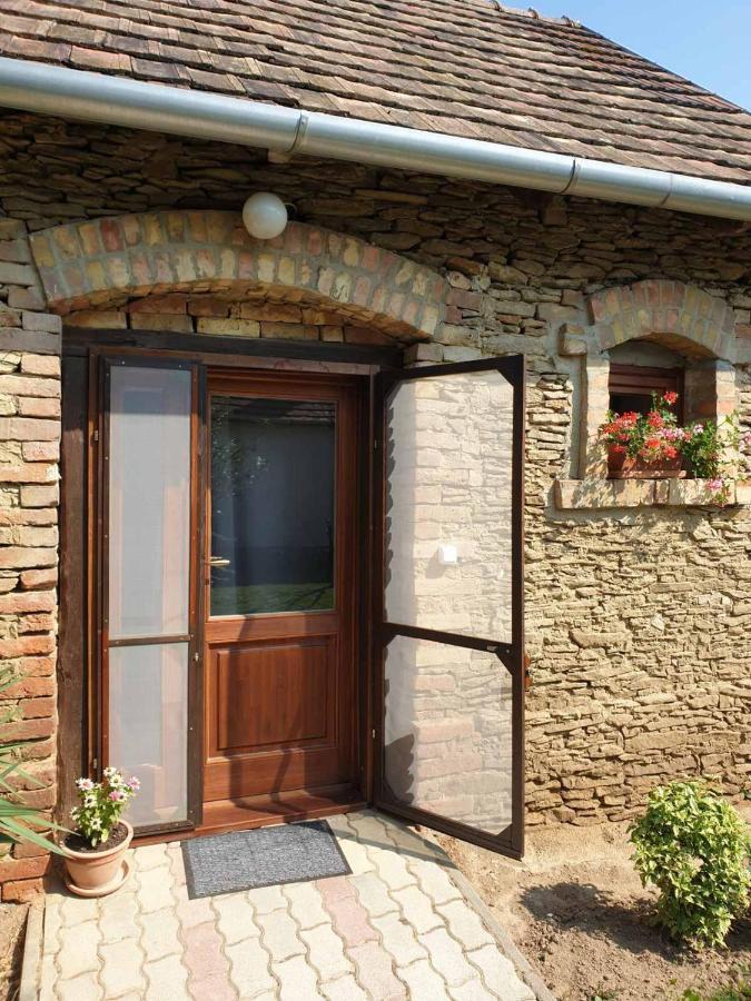 Kis Haz Apartman Zalacsány Екстериор снимка
